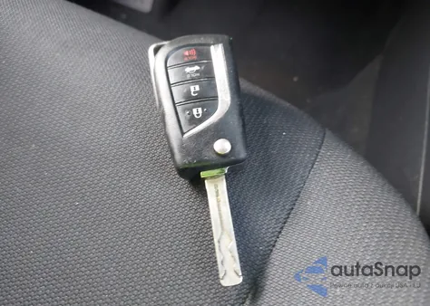 2021 Toyota Corolla Le z USA, uszkodzony, nr VIN 5YFEPMAEXMP267421